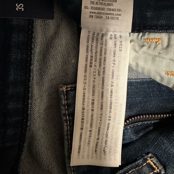 Jeans - Picture 3 of 3